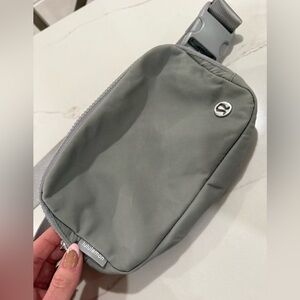 Lululemon Belt Bag Gray Crossbody Everywhere Bag Logo Strap